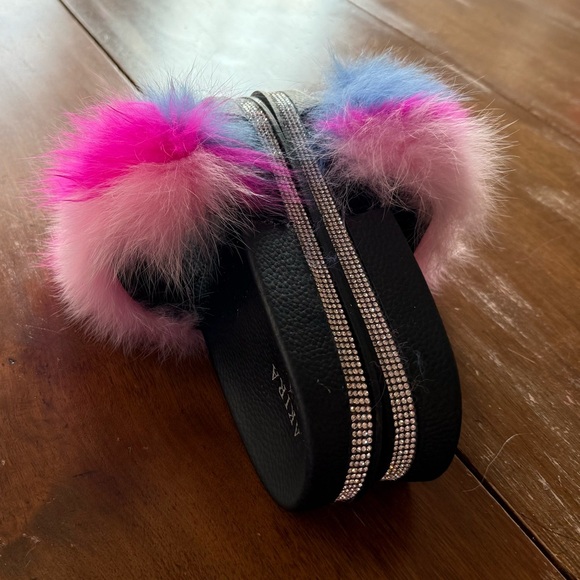Akira NWOT Azalea Wang Dreamt We Spoke Rainbow Furry Slides - Picture 4 of 13